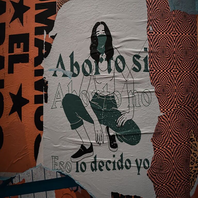 mural con una chica aborto si aborto no eso lo decido yo